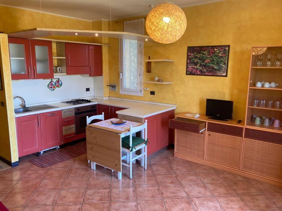 Casa Di Ro - Coloratissima A 300 Metri Dal Mare San Bartolomeo Al Mare Exterior foto
